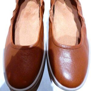 Vionic Uptown Ballet Caramel Leather Flats